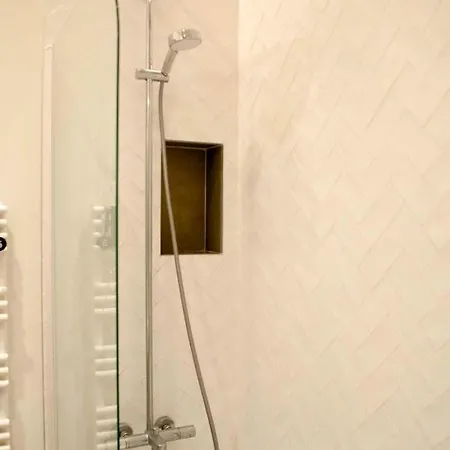 50M With Wifi At 5 Mn From The Boulevard Apartment